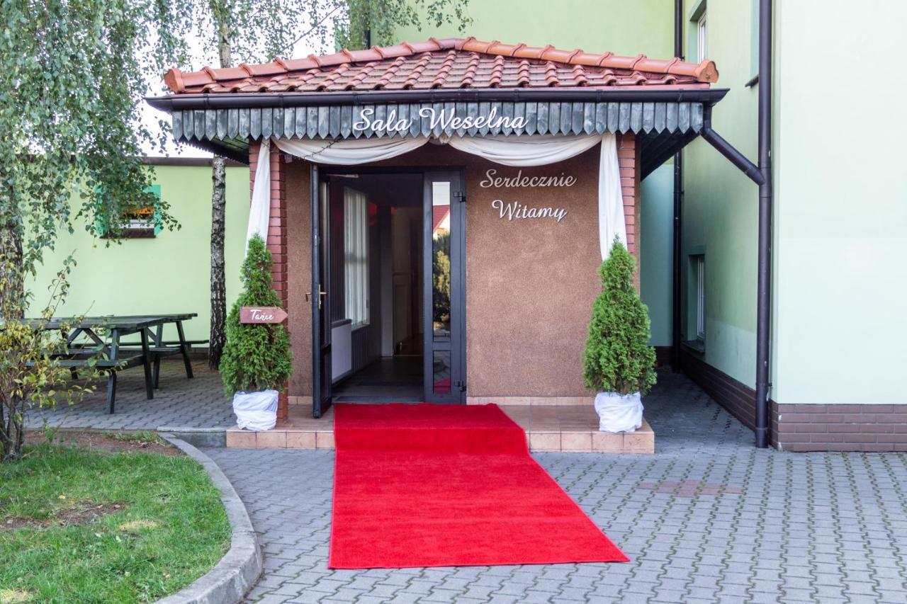 Dworek Zacisze Września Exteriör bild